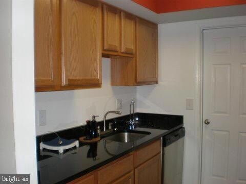 Foto del edificio - 14800 Rydell Rd