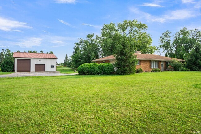 Building Photo - 1114 E Goldspur Dr
