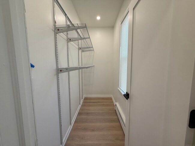 Building Photo - 45 Mahl Ave