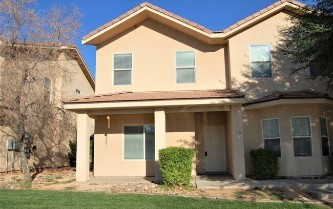 Building Photo - 767 Moss Dr
