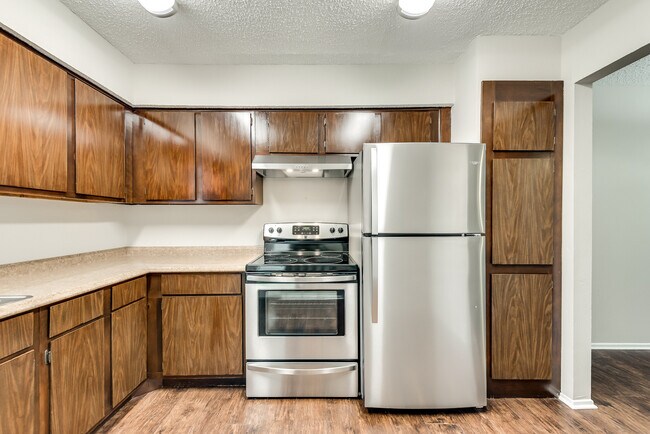 kitchen - 5300 Keller Springs Rd