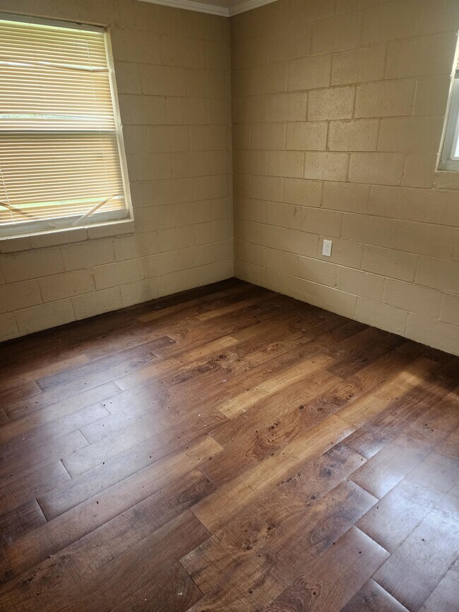 Foto del edificio - 113 Shelby Ln