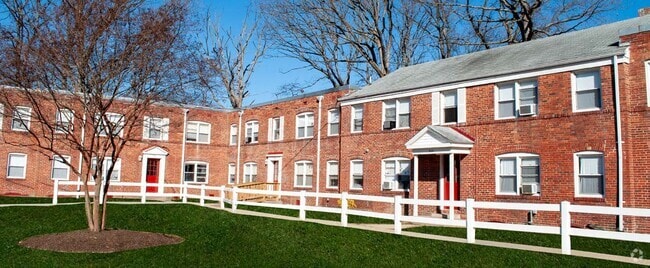 Building Photo - Essex Village & Marlyn Gardens Apartments