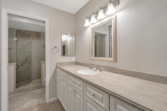 Building Photo - Spacious Willow Glen Home with Two Private Patios!