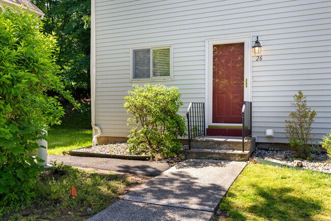Building Photo - 26 Larkspur Dr