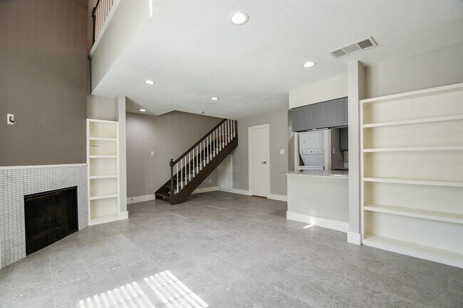 Building Photo - 2120 El Paseo St