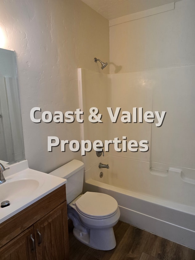 Building Photo - 323 S Main St