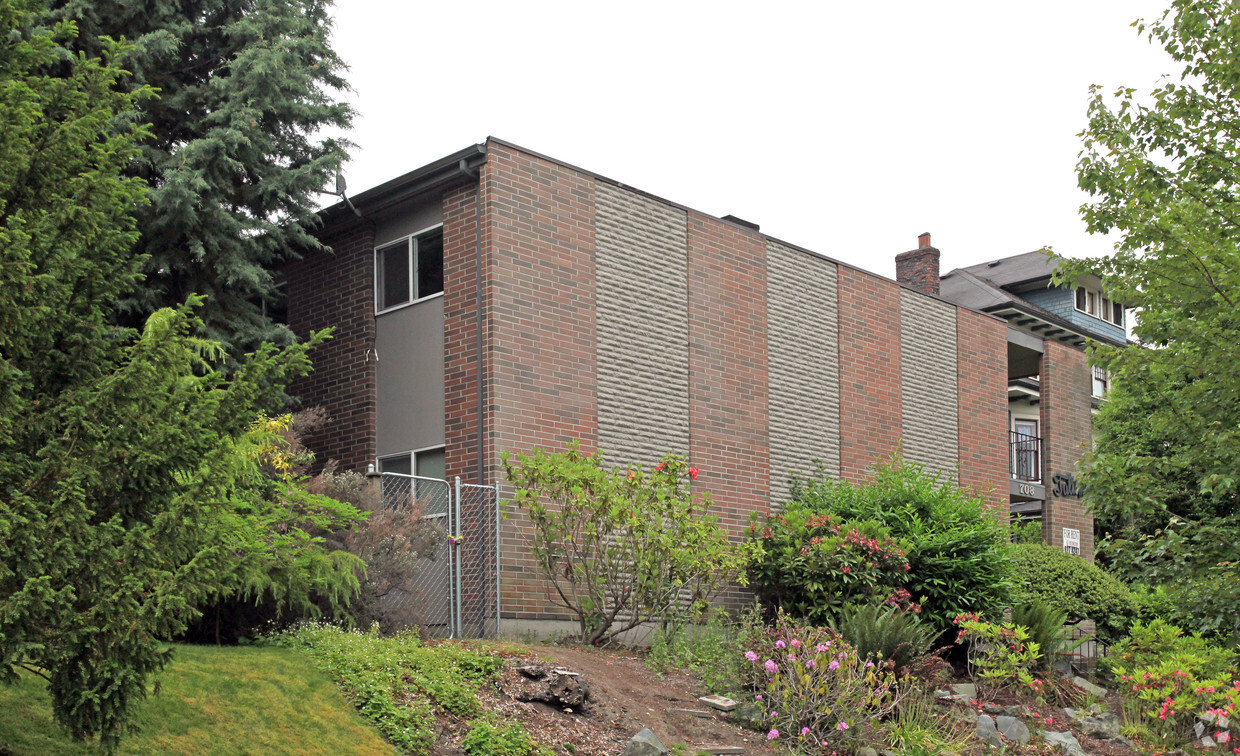 Building Photo - Talisman  Apartments