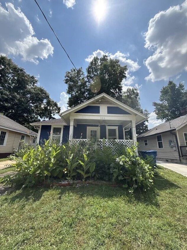 Photo - 600 Mayland Ave SW