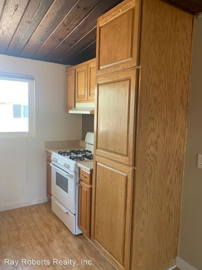 Foto del edificio - 2257-2261 Maple St