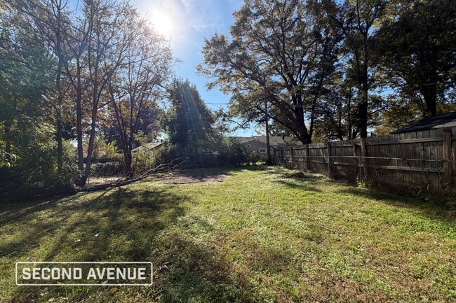 Building Photo - 2709 Henley Dr