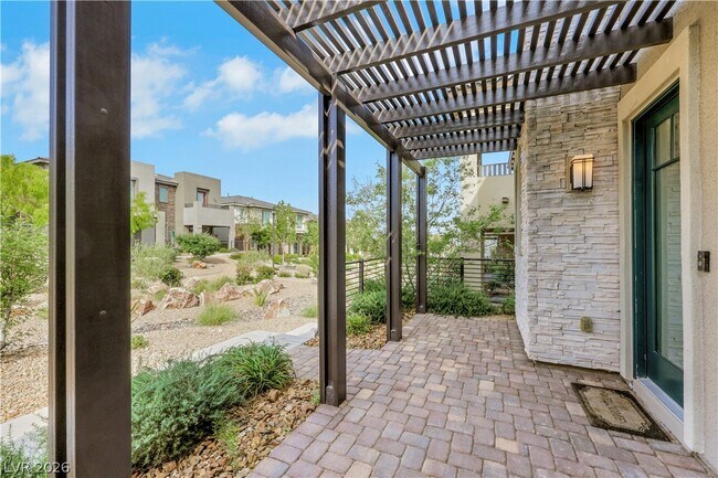 Building Photo - 11696 Redwood Mountain Ave