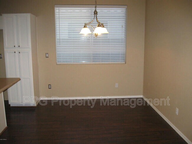 Foto del edificio - 12832 W Glenrosa Dr