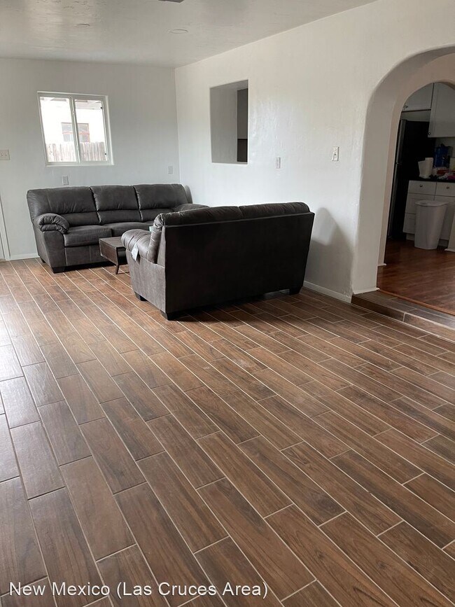 Building Photo - 2 br, 2 bath House - 1305 Lyles Rd.