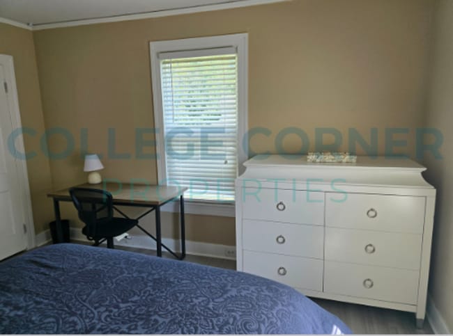 Building Photo - 1404 Polo Rd