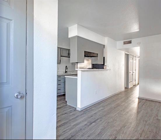 Foto del edificio - 916 Isbell Rd