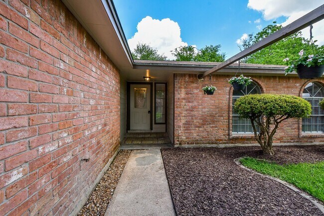 Building Photo - 8502 Snowbank Dr