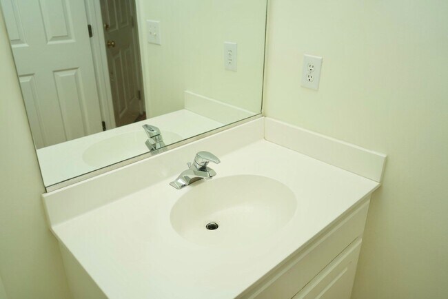 Building Photo - 1119 Somer Chase Ct