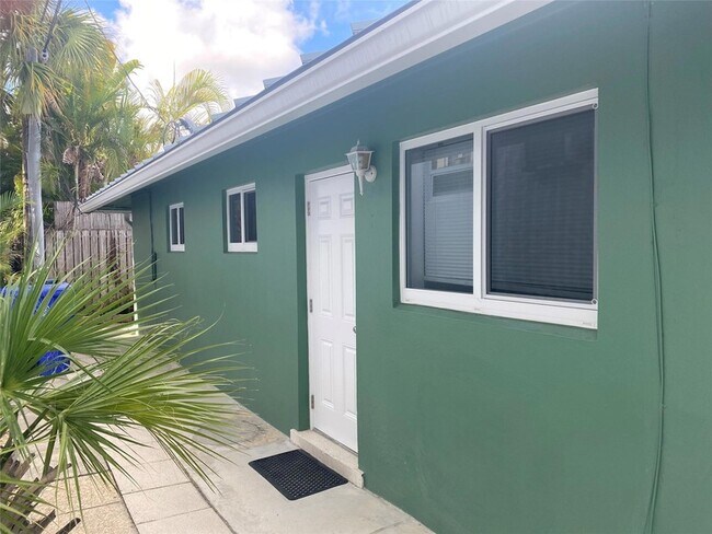Building Photo - 4440 Bougainvilla Dr