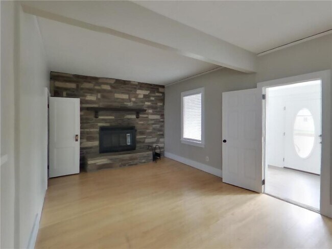 Building Photo - 416 S Olive St
