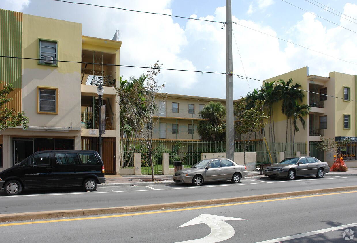 3301 Grand Avenue - 3301 Grand Ave