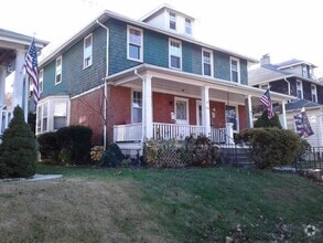 Building Photo - 1132 Stirling St
