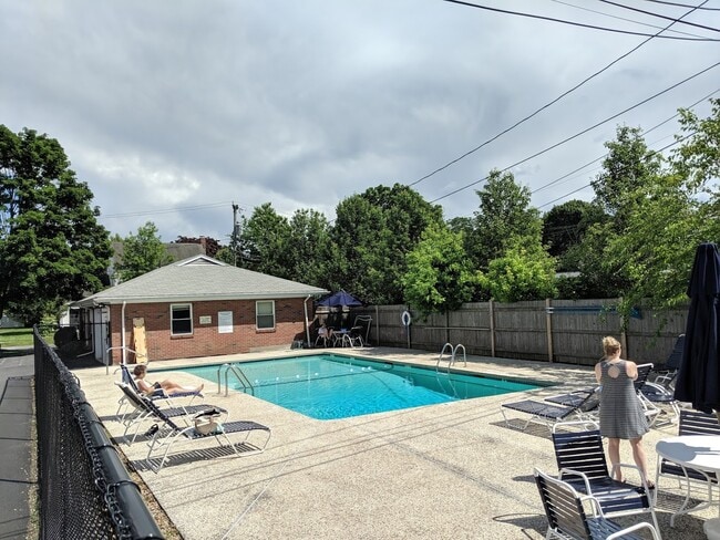 Building Photo - 21 Warren St