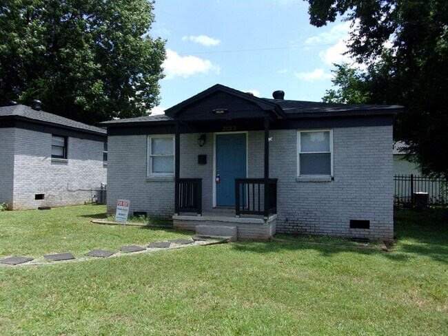Photo - 2 Bedroom 1 Bath Home - Recently updated a...
