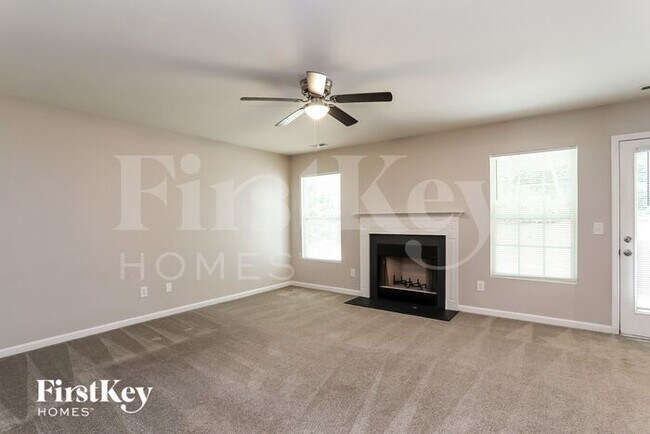 Foto del edificio - 3919 Griffis Glen Dr