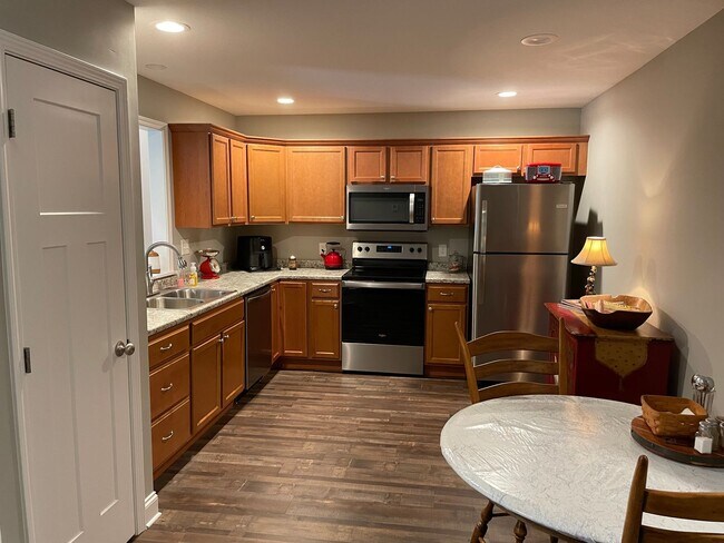 Foto del edificio - New Construction 2BR/ 2BA, 2 Car Garage