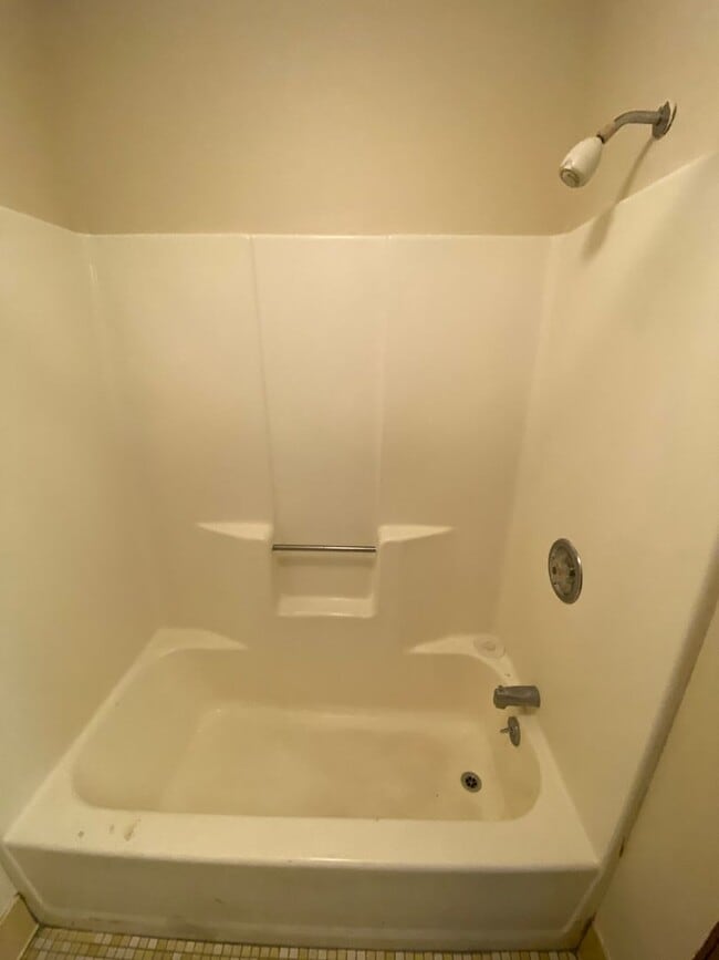 Interior Photo - 1233 Marshall / 1222-36 Cass