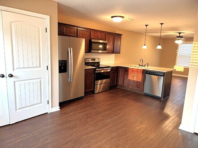 Building Photo - 2517 Rollow Ln