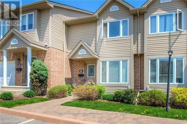 Building Photo - 1320 Savannah Dr