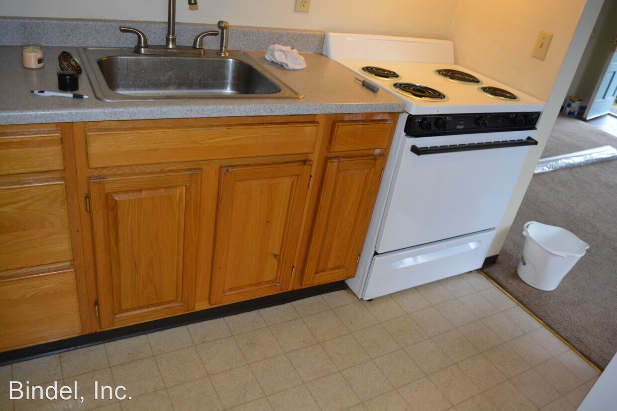 Building Photo - 2 br, 1 bath House - 2265 Fern ST