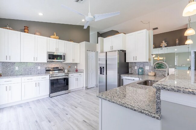 Kitchen - 3198 SE Carrick Green Ct