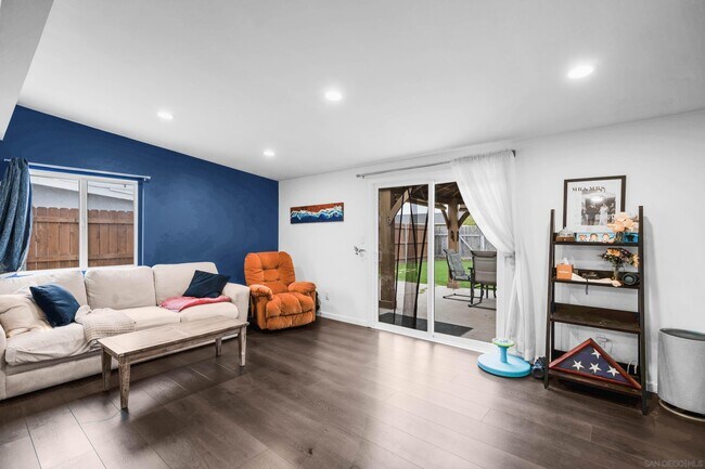 Foto del edificio - 1321 East Ln