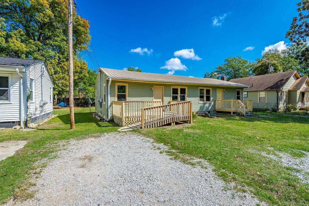 Foto principal - 5109-5111 Sunbeam Ave