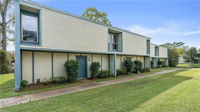 Building Photo - 350 Atalin St