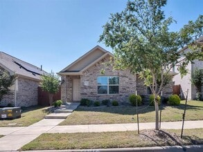 Building Photo - 2913 Meadowlands Dr