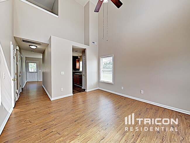 Foto del edificio - 1180 Crowders Woods Dr