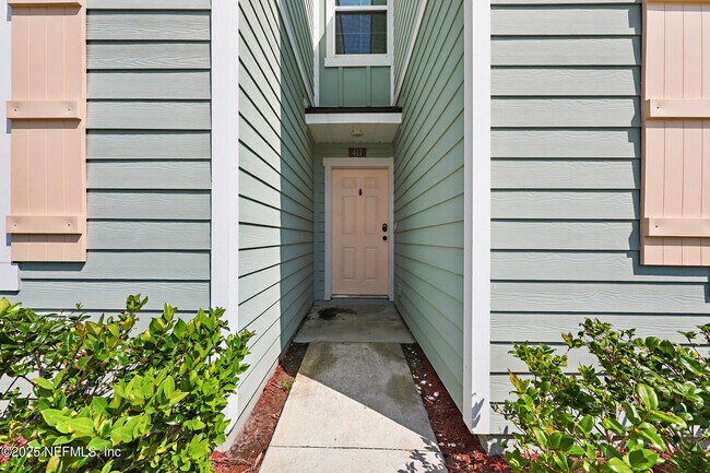 Building Photo - 417 Running Wds St