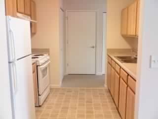 Building Photo - 4700 Fox Pointe Dr