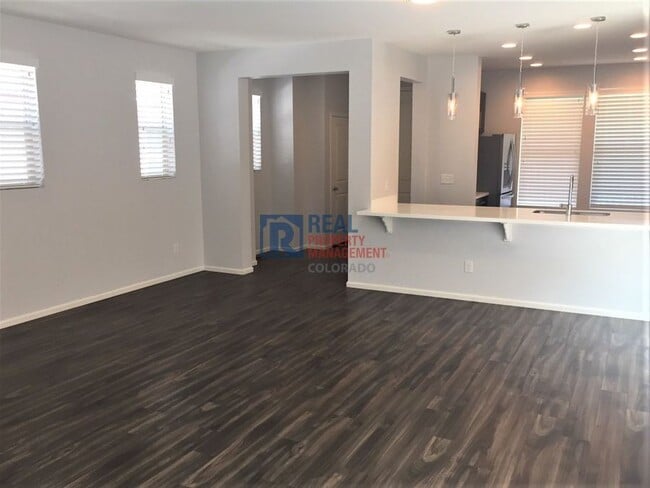 Foto del edificio - 9449 E 52nd Ave