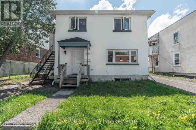 Photo du bâtiment - 126 1/2 MARIER AVENUE