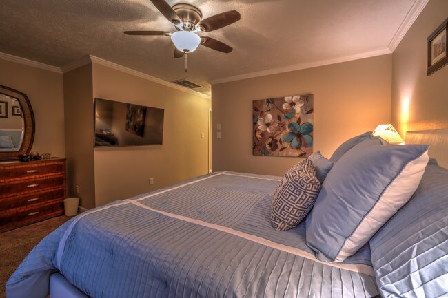 Foto del edificio - 4049 Heather Ct