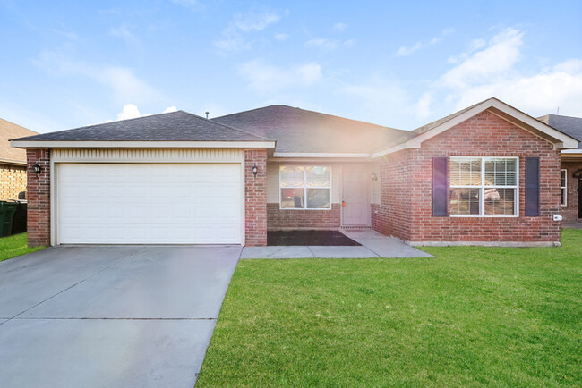 Building Photo - Gorgeous Home!