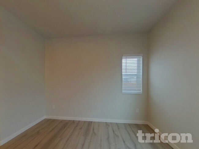 Building Photo - 2214 Flower Blossom Ave