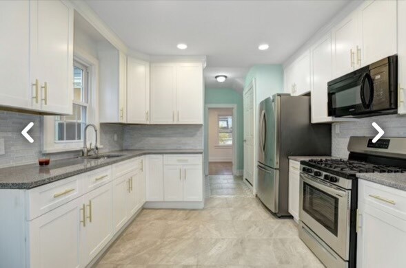 Building Photo - 235 Lawrence Ave