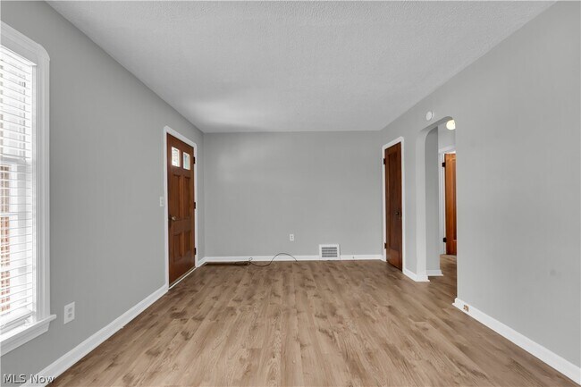 Foto del edificio - 4610 Yorkshire Ave