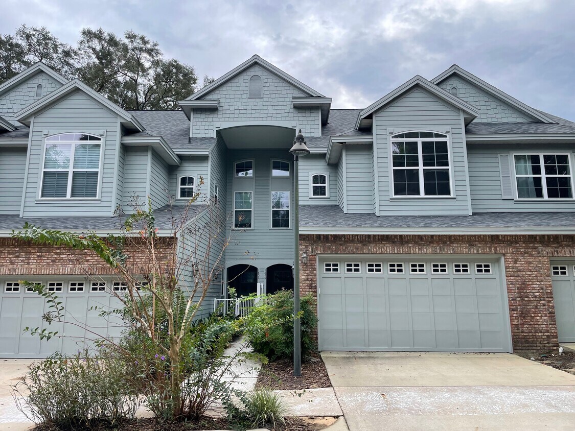 1856 NW 34th St, Gainesville, FL 32605 Townhome Rentals in